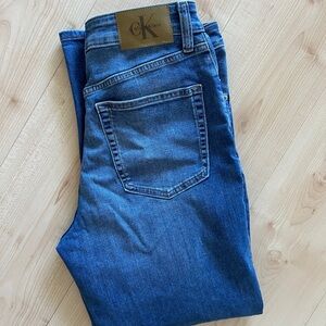 Calvin Klein Women's Denim High Rise Straight Jeans